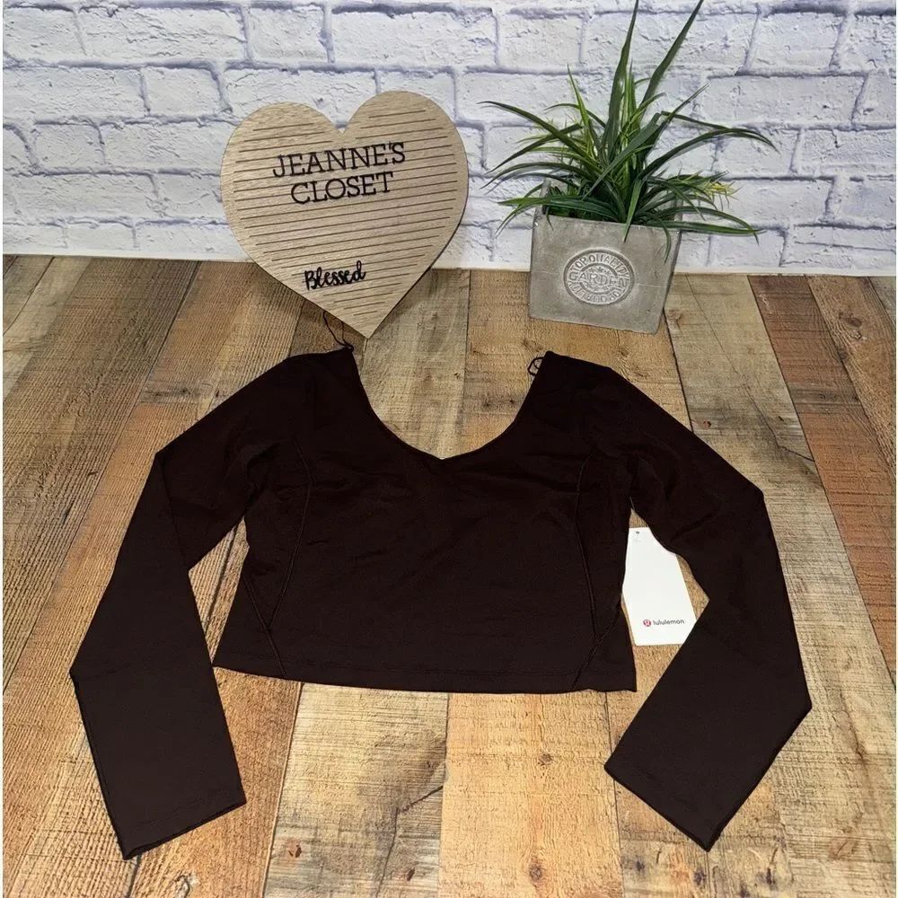Lululemon Align Long Sleeve Shirt
French Press NWT size 10